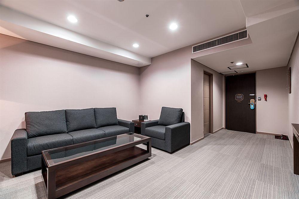 New Hilltop Hotel Сеул Екстер'єр фото