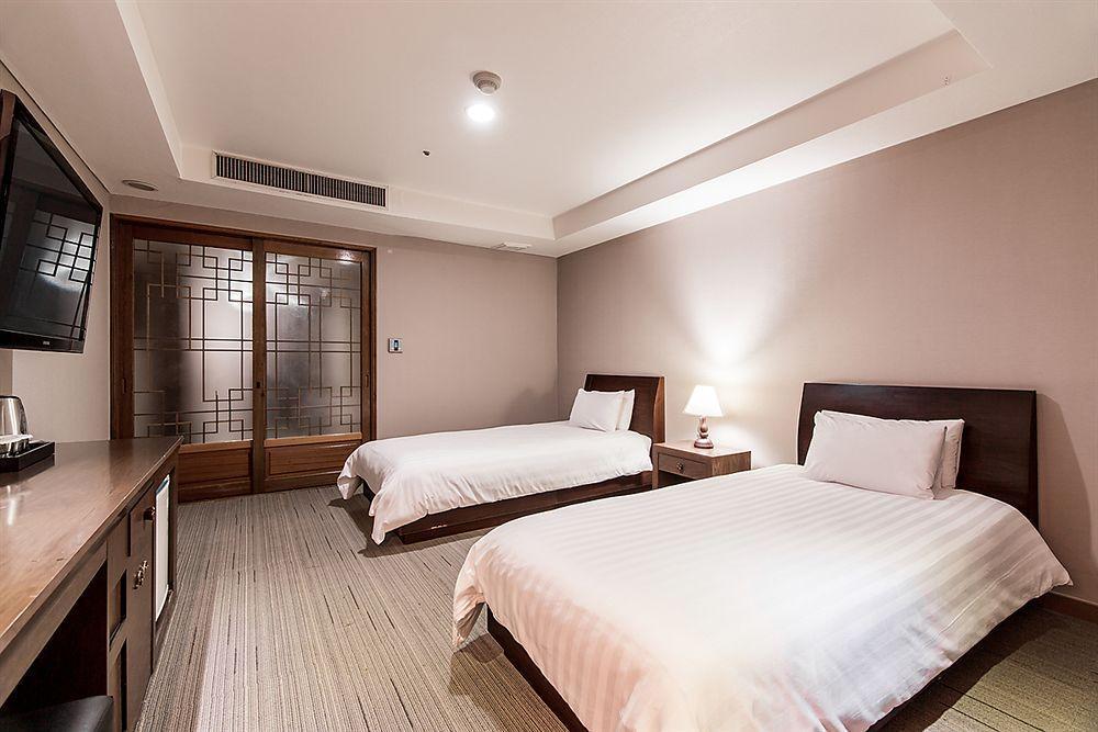 New Hilltop Hotel Сеул Екстер'єр фото