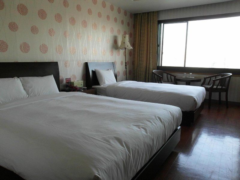 New Hilltop Hotel Сеул Екстер'єр фото