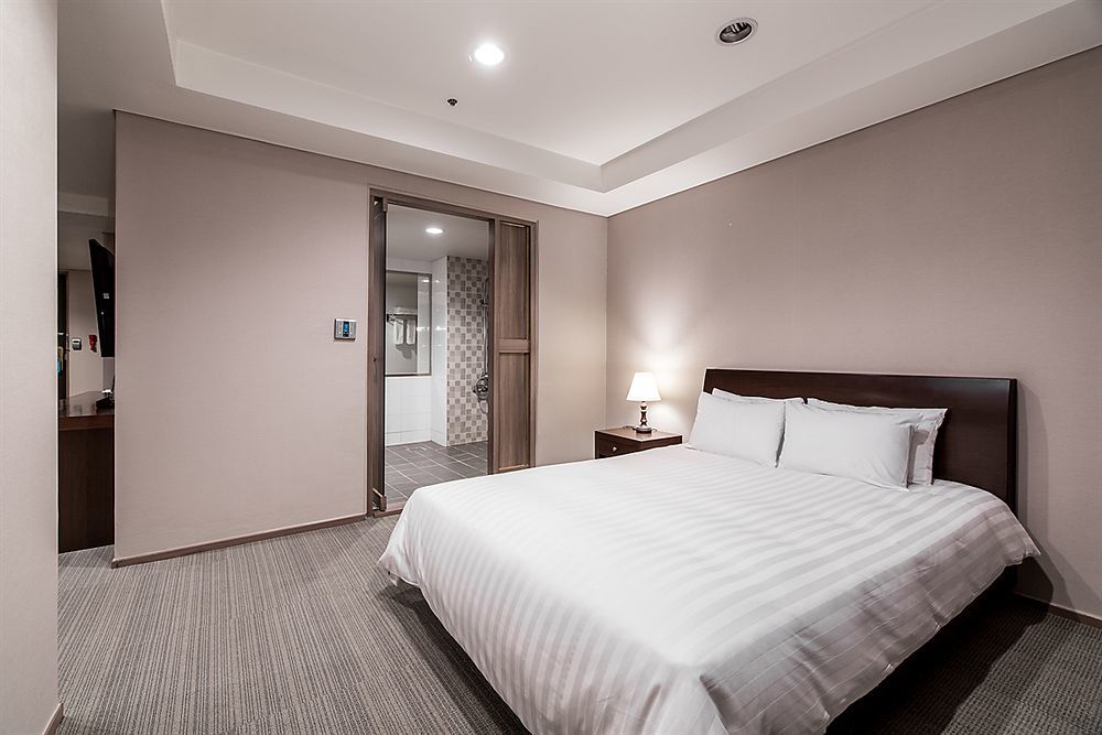 New Hilltop Hotel Сеул Екстер'єр фото