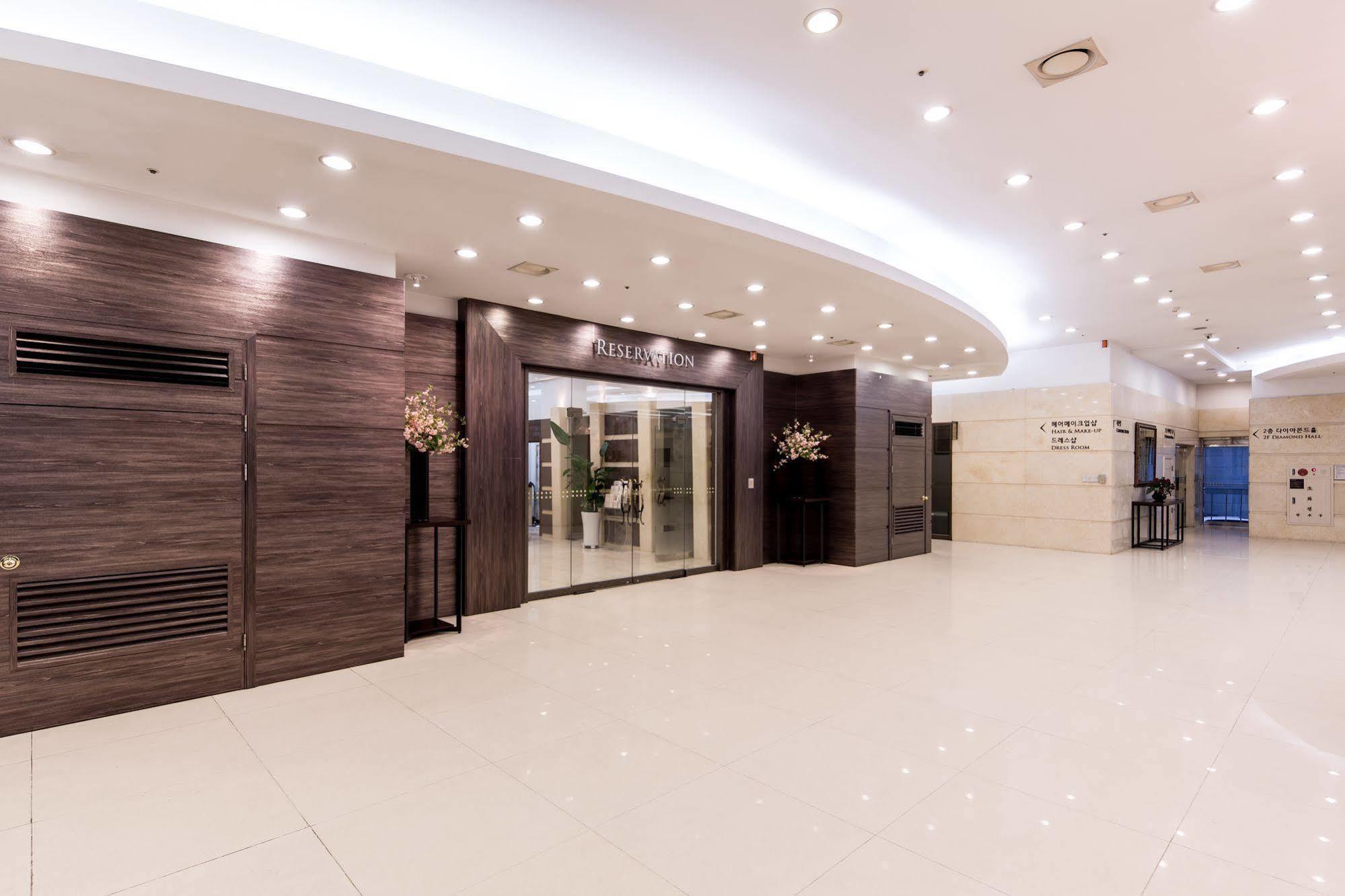 New Hilltop Hotel Сеул Екстер'єр фото
