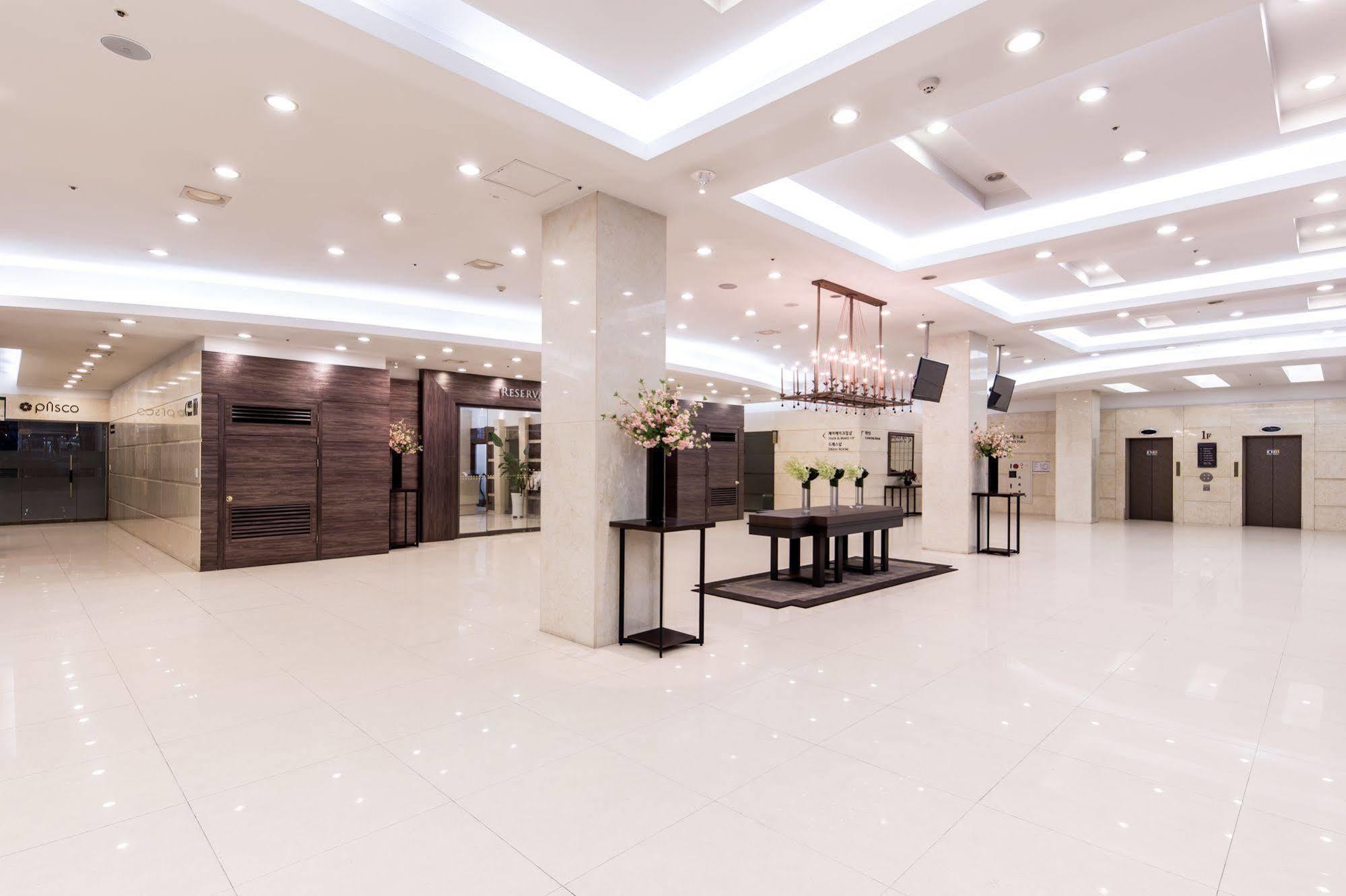 New Hilltop Hotel Сеул Екстер'єр фото