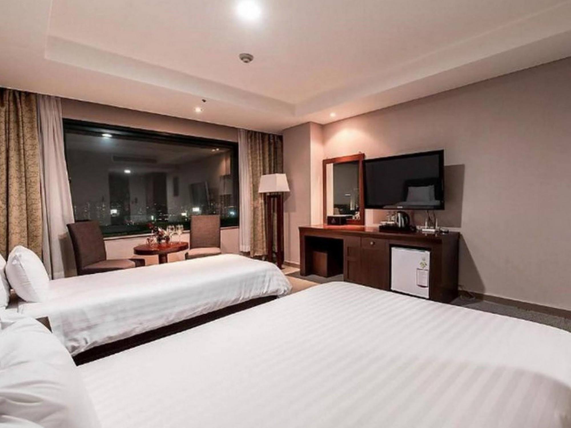 New Hilltop Hotel Сеул Екстер'єр фото